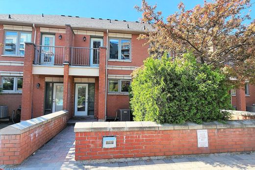 Daire Markham, Ontario