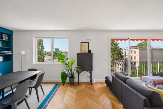 Apartment in Neuilly-sur-Seine, Hauts-de-Seine