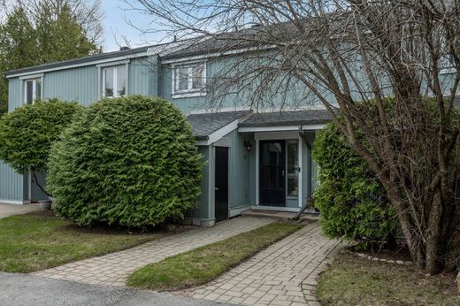 Apartment in Collingwood, Ontario