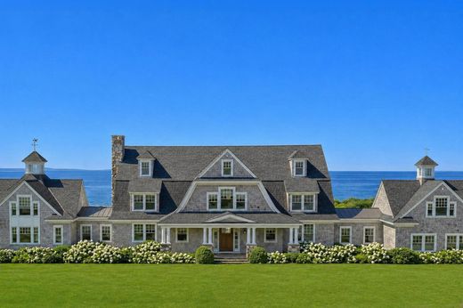 Detached House in Cape Elizabeth, Cumberland County
