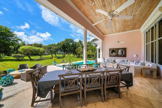 Einfamilienhaus in Lyford Cay, New Providence District