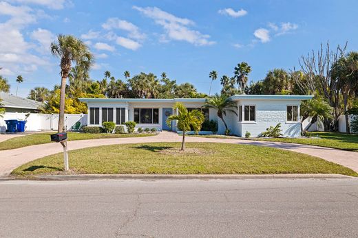 Detached House in St. Pete Beach, Pinellas County