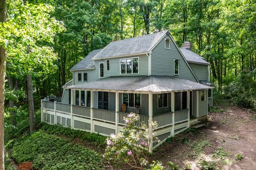 Detached House in New Milford, Litchfield County