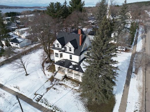 Luxus-Haus in East Jordan, Charlevoix County