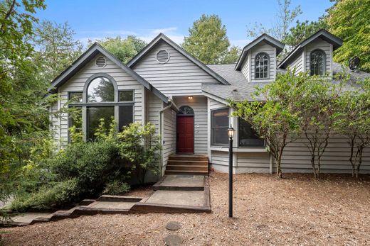 Detached House in Lake Lure, Rutherford County