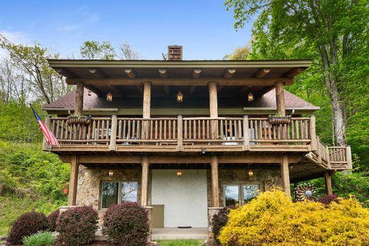 Detached House in Newland, Avery County