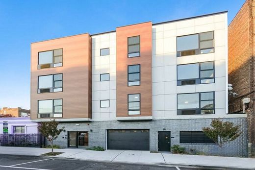 Apartment / Etagenwohnung in West New York, Hudson County
