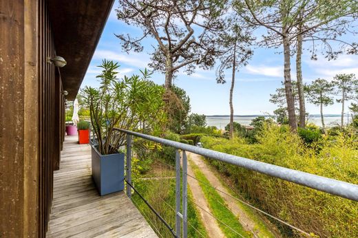 Detached House in Cap Ferret, Gironde