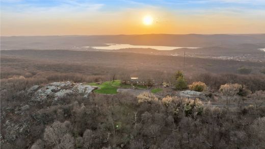 Detached House in Oakland, Bergen County