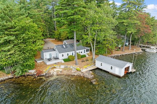 Detached House in Gilford, Belknap County