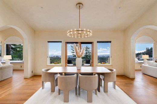 Vrijstaand huis in Oakland, Alameda County