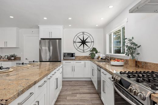 Casa Unifamiliare a Encinitas, Contea di San Diego