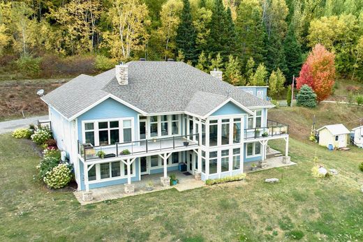 Detached House in Nouvelle, Gaspésie-Îles-de-la-Madeleine