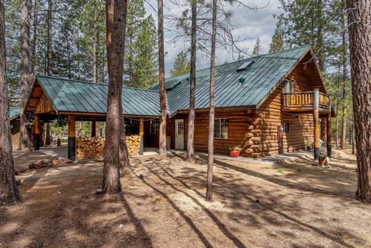 Luxury home in La Pine, Deschutes County