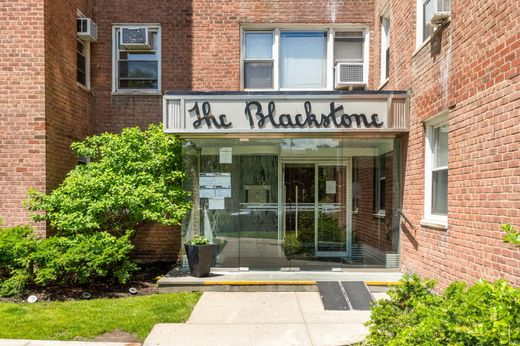 Luxury home in Bronxdale, Bronx County