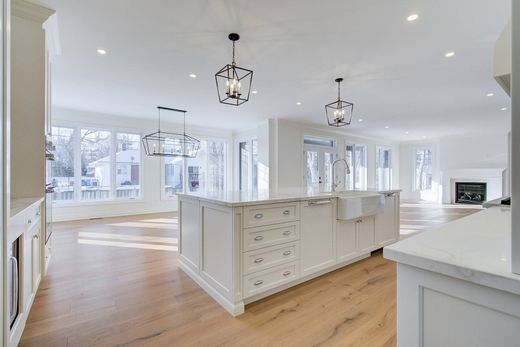 Vrijstaand huis in Beaconsfield, City of Montréal