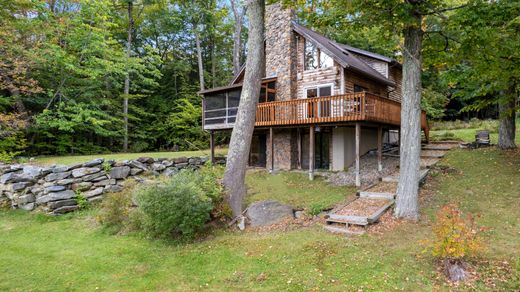 Detached House in Becket, Berkshire County