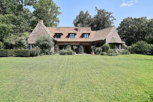 Detached House in Croix, North