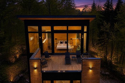 Casa Unifamiliare a Lac-Supérieur, Laurentides