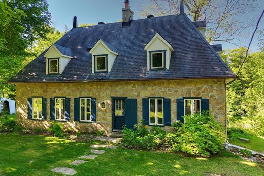 Einfamilienhaus in Sainte-Anne-des-Lacs, Laurentides