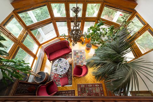 Detached House in Budapest