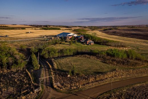 Country House in Edmonton, Alberta