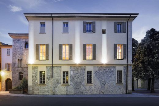 Einfamilienhaus in Como, Provincia di Como