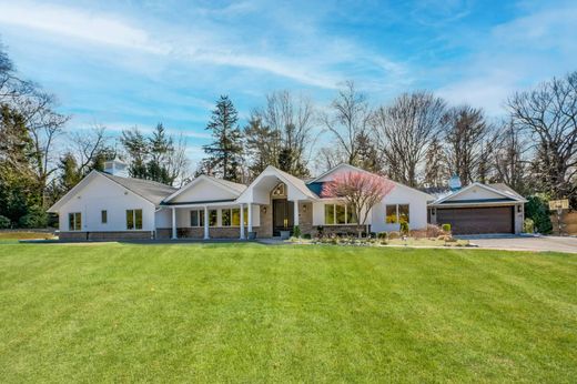 Detached House in Sands Point, Nassau County