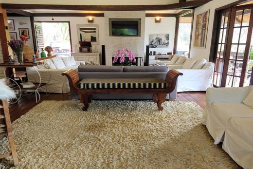 Petrópolis, Rio de Janeiroの一戸建て住宅