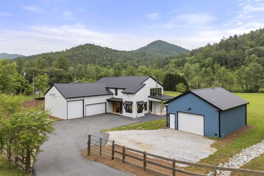 Detached House for sale in Clayton