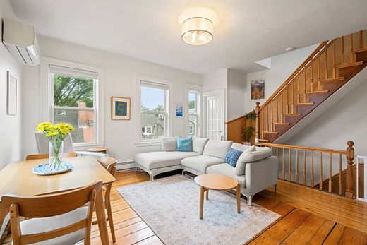 Apartment in Cambridge, Middlesex County