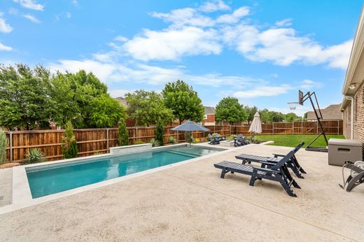 Detached House in Highland Village, Denton County