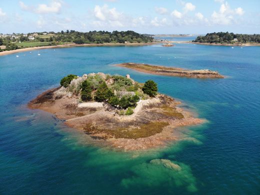 Île-de-Bréhat, Côtes-d'Armorの一戸建て住宅