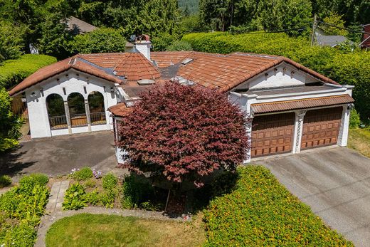 Detached House in North Vancouver, Metro Vancouver Regional District