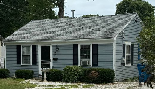 Detached House in Teaticket, Barnstable County