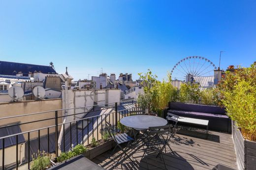 Apartment in Chatelet les Halles, Louvre-Tuileries, Palais Royal, Paris