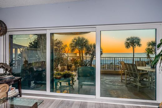 Apartment in Indian Shores, Pinellas County