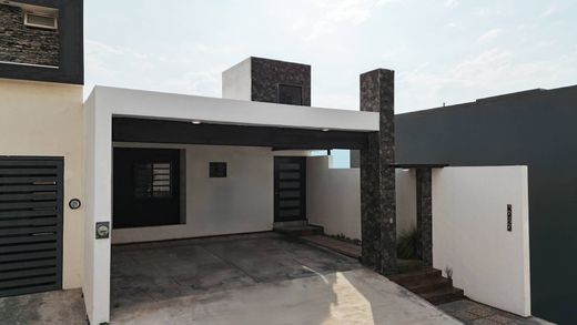 Einfamilienhaus in Monterrey, Nuevo León