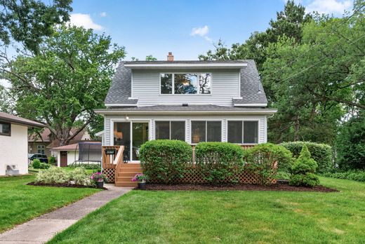 Detached House in White Bear Lake, Ramsey County