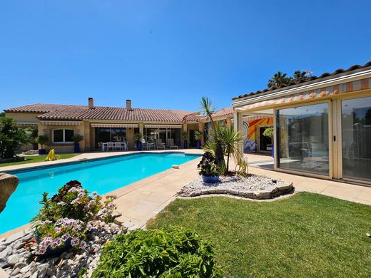 Detached House in Perpignan, Pyrénées-Orientales