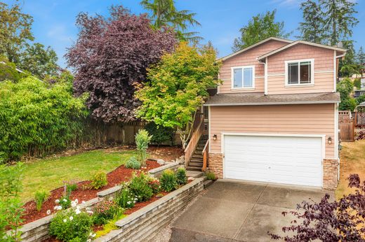 Detached House in DesMoines, King County