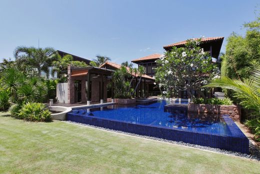 Luxury homes for sale in Singapore - LuxuryEstate.com