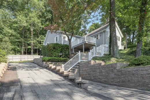 Detached House in Ringwood, Passaic County