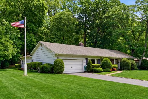 Casa en East Hills, Nassau County