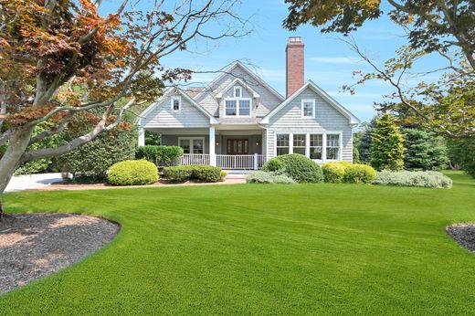 Detached House in Southold, Suffolk County