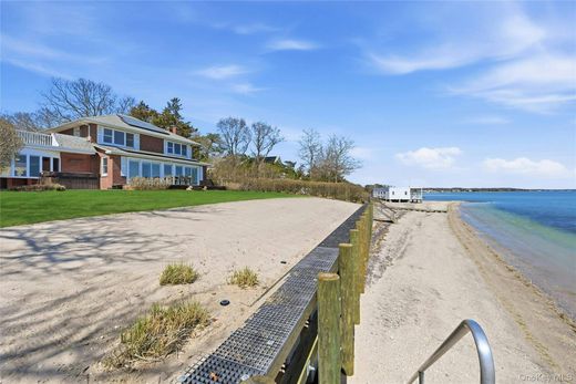 Detached House in Laurel, Suffolk County