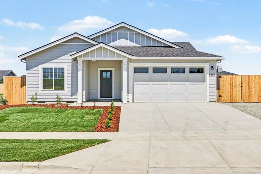 Luxury home in Medford, Jackson County