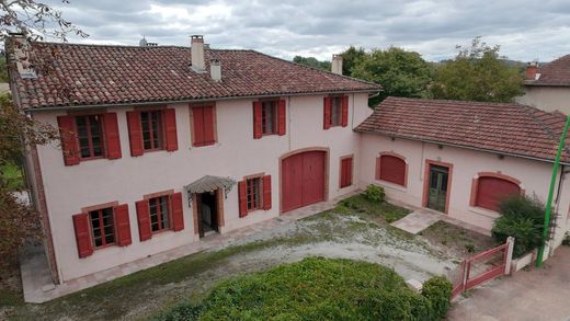 Villa Plurifamiliare a Lavaur, Tarn