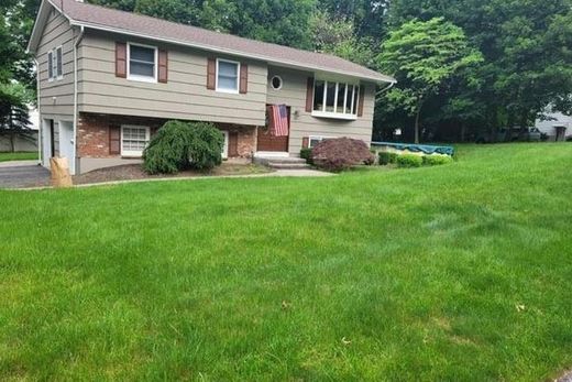 Detached House in Ramapo, Rockland County