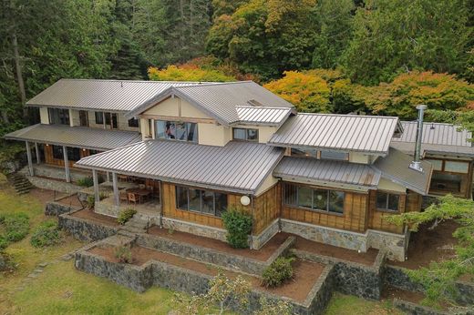 Detached House in Salt Spring Island, Capital Regional District
